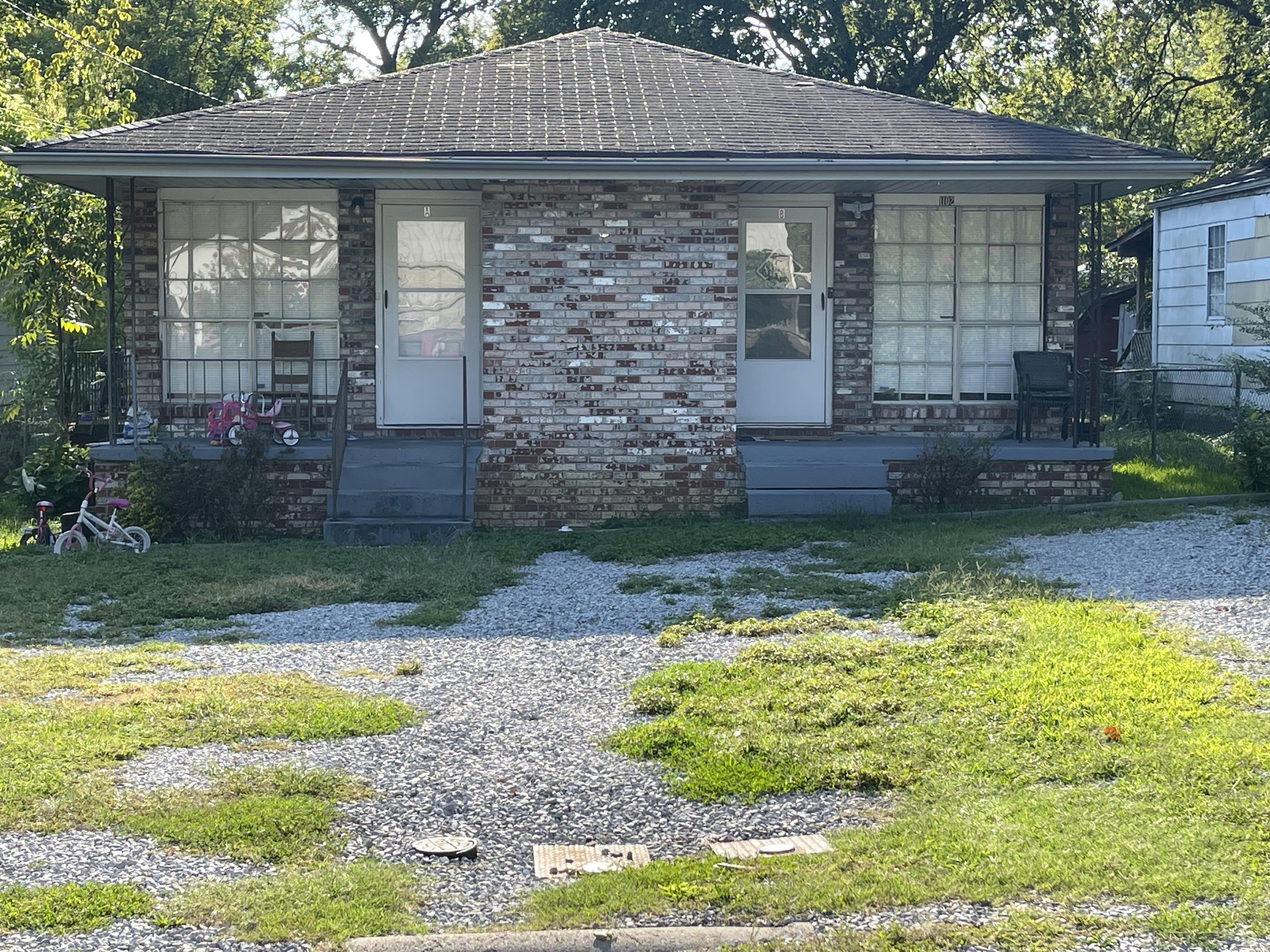 1102 Lee Avenue - B