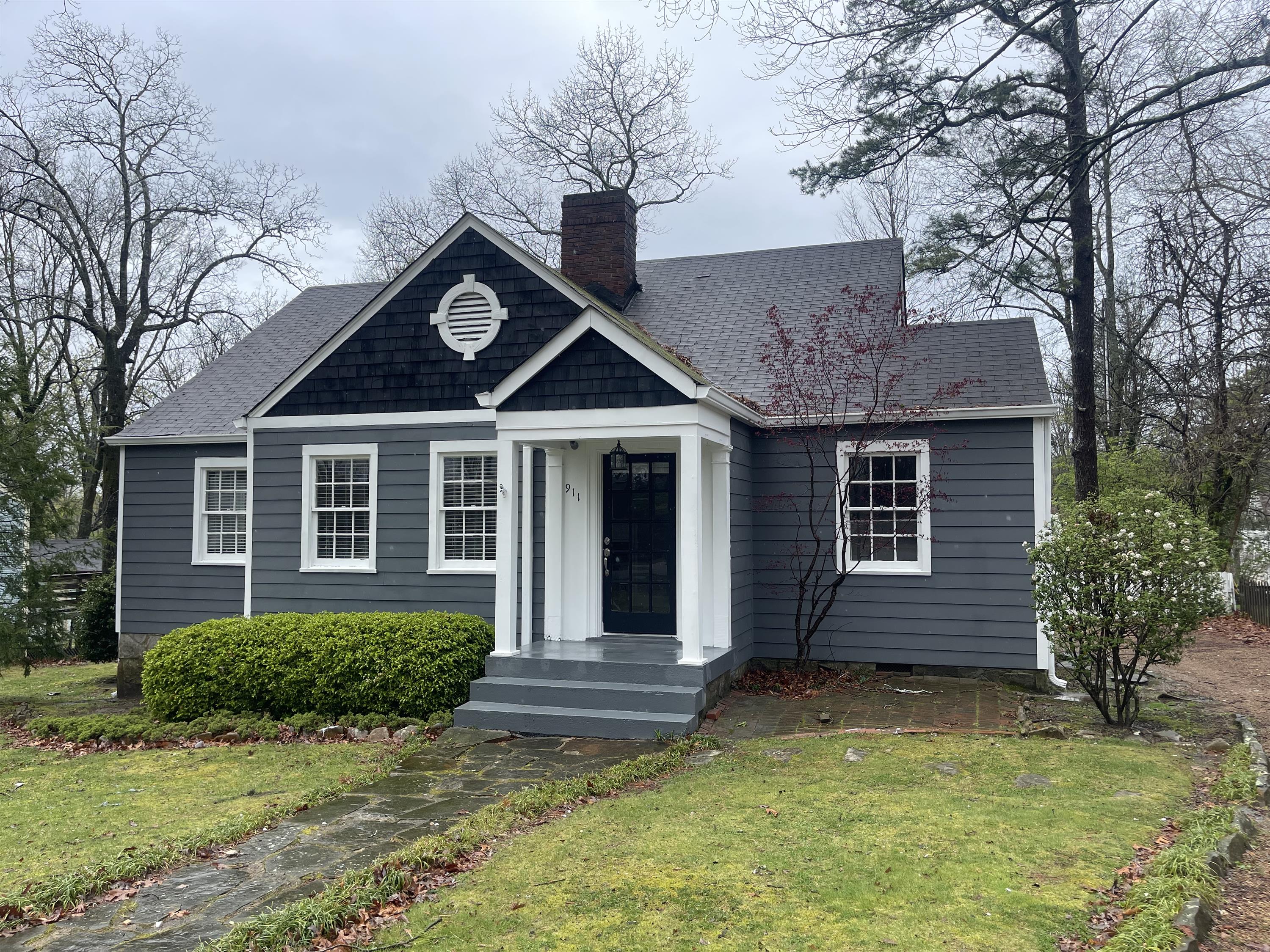 911 Cherokee Ln